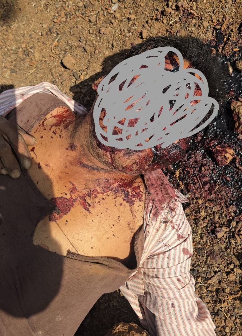 मांडू के जंगल में एक शख्स की लाश मिलीः चेहरे को पत्थरों से कुचला, हत्या की आशंका मृतक की पहचान करने की कोशिश