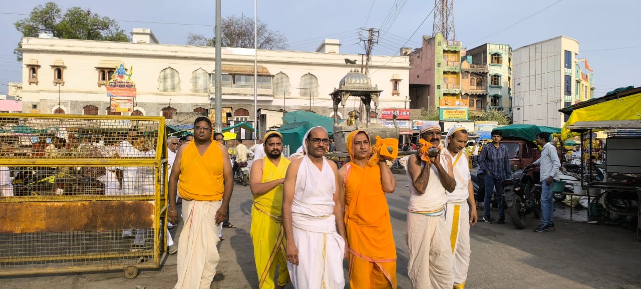 भगवान महावीर का जन्म कल्याणक मनाया धूमधाम से