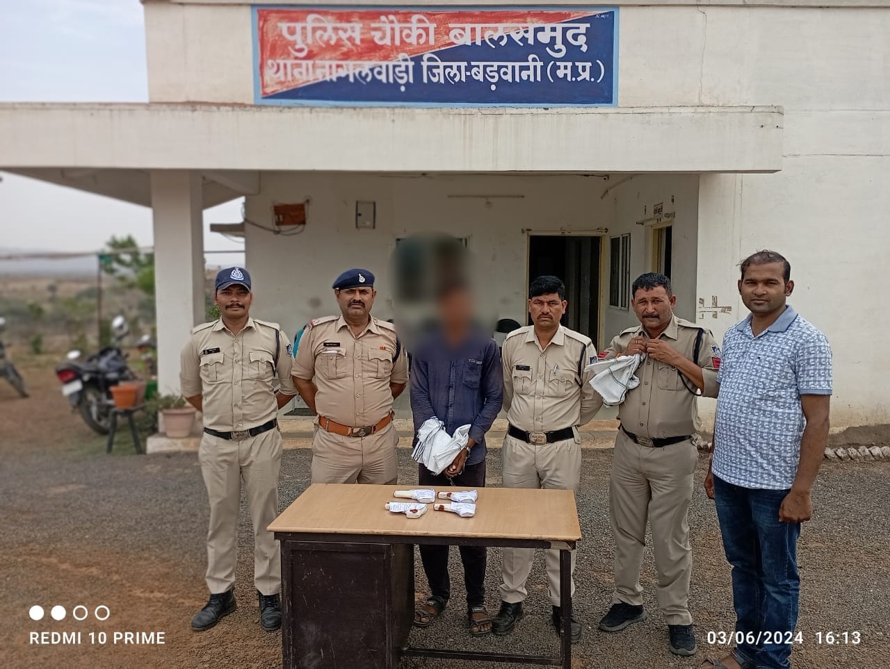 थाना नागलवाड़ी पुलिस द्वारा ऑपरेशन प्रहार के तहत अवैध हथियार (फायर आर्म्स) के विरुद्ध की बड़ी कार्रवाई 4 पिस्टल सहित एक आरोपी को किया गिरफ्तार