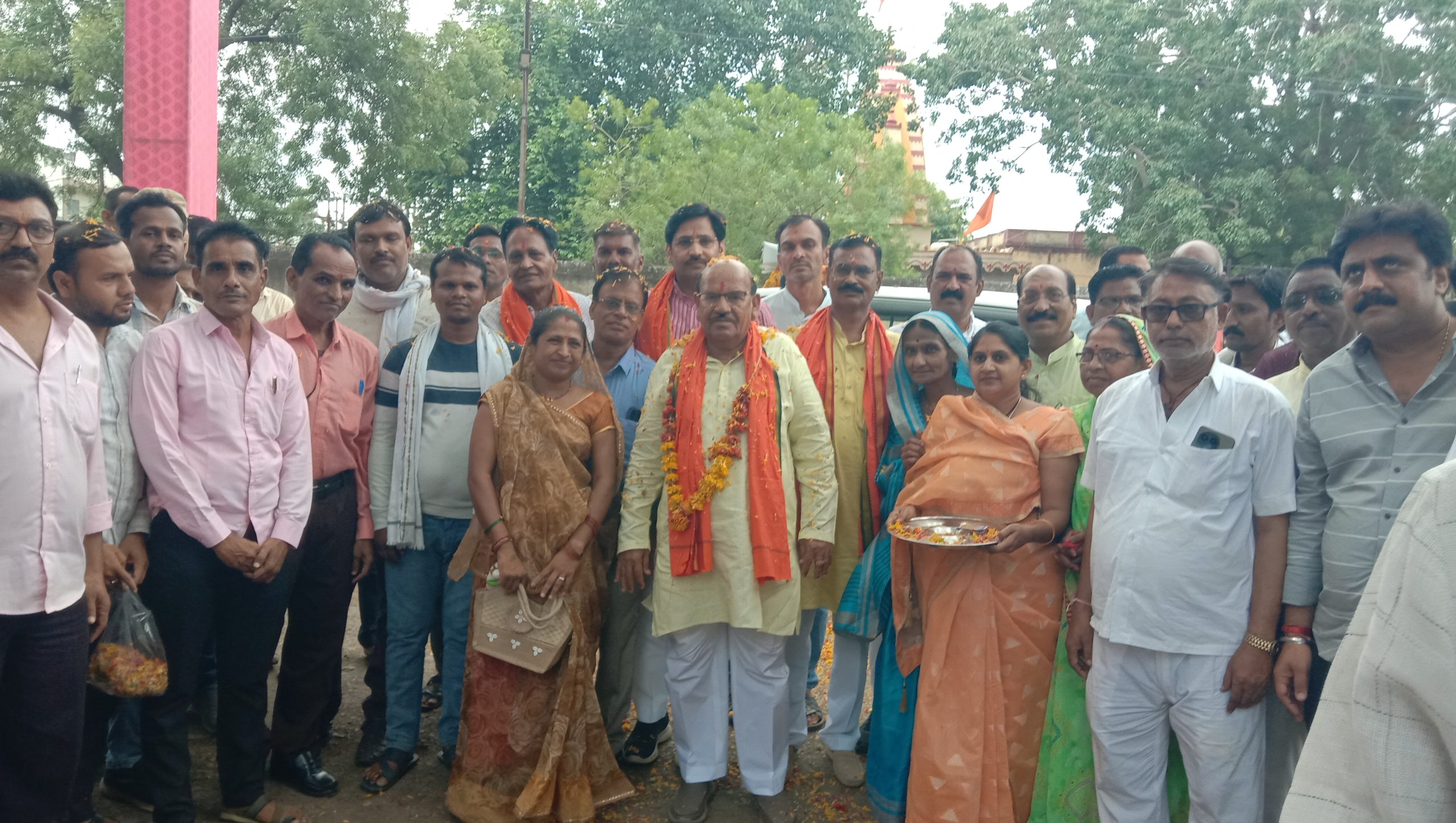 अंजड़ अनुसुचित जनजाति के राष्ट्रीय अध्यक्ष ( केबिनेट मंत्री का दर्जा प्राप्त )अन्तरसिंह आर्य का पहली बार नगर आगमन पर नगर परिषद कार्यालय में नगर परिषद के अध्यक्ष एवं समस्त पार्षदों के साथ भाजपा नेताओं ने पुष्पवर्षा कर स्वागत किया