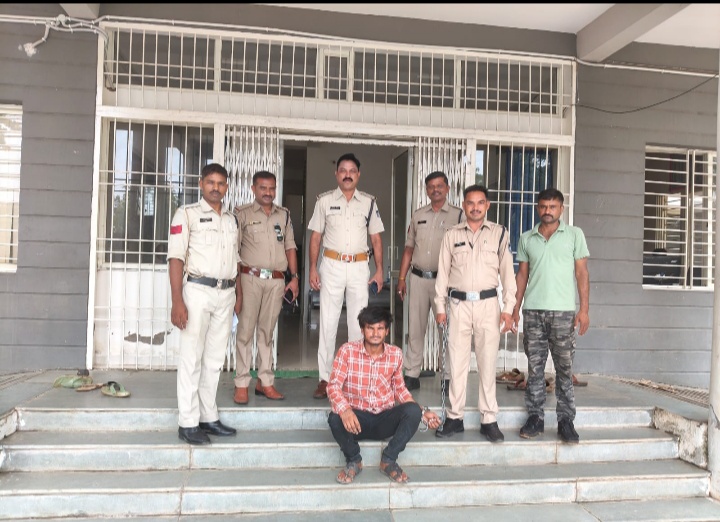 बाग कलयुगी भतीजे ने अपनी काकी को रखा था पत्नी बनाकर पानी के घड़े को बेचने की बात को लेकर हुवा विवाद  गला दबाकर की थी हत्या