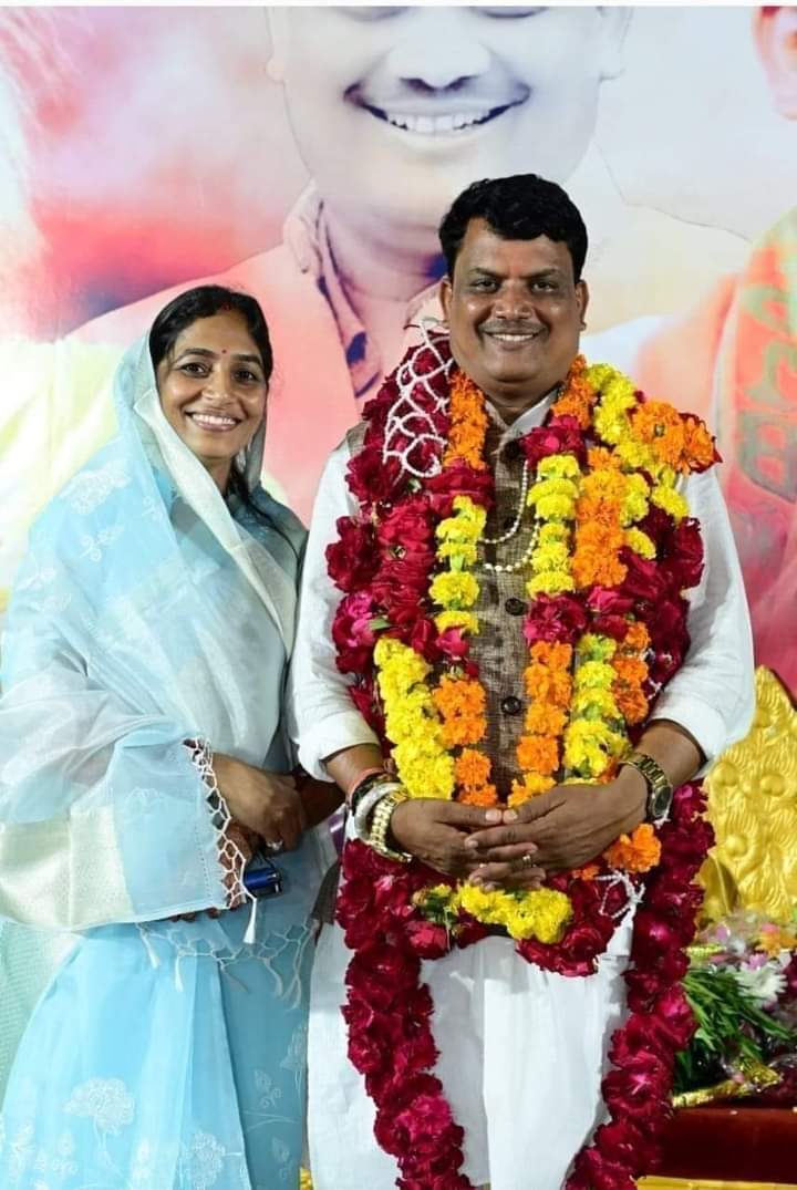 भोपाल मुख्यमंत्री ने किया मंत्रिमंडल में बदलाव  वन मंत्री से हटाए जाने पर नागर सिंह चौहान नाखुश, कहा- सांसद पत्नी और वे देंगे मंत्री पद से इस्तीफा भाजपा में राजनेतिक सरगर्मी बडी