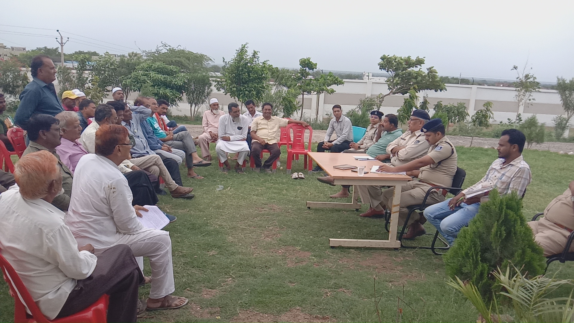 पुलिस थाना अंजड़ में शांति समिति की बैठक संपन्न