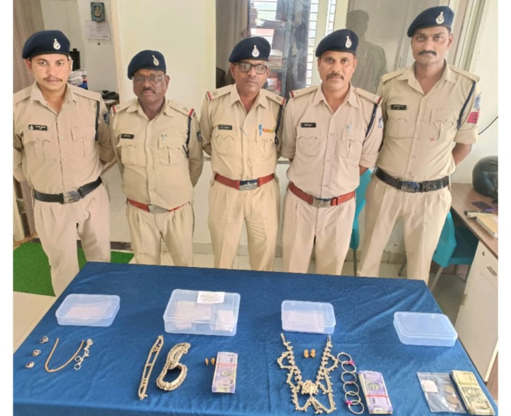 अंजड़ पुलिस ने चोरी के आरोपियों को माल सहित किया गिरफ्तार भेजा जेल