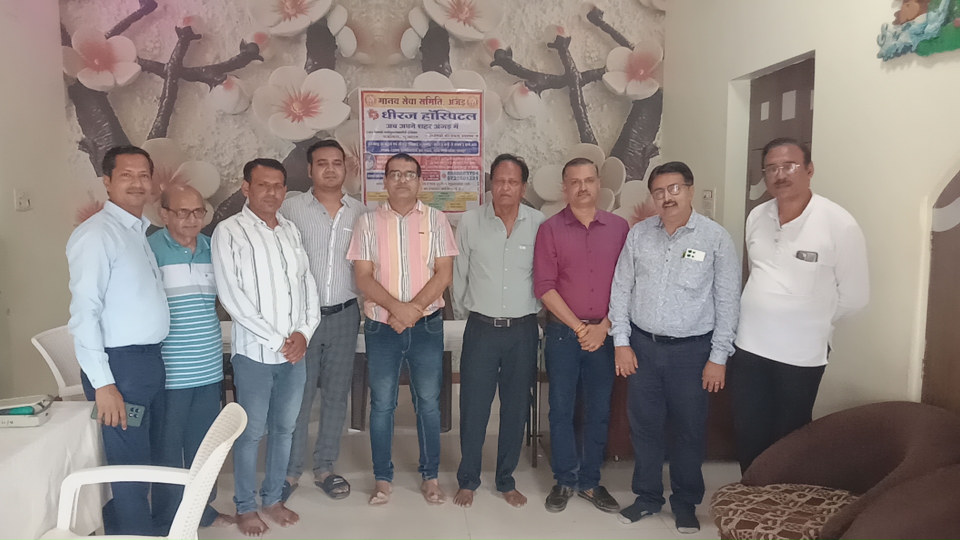 अंजड़ मानव सेवा समिति  के द्वारा आज गुरु पूर्णिमा के पावन पर्व पर निशुल्क स्वास्थ्य शिविर का आयोजन स्थानीय एम एन जिनिंग फैक्ट्री में किया गया दोपहर 2 बजेतक 200 मरीजो का हुवा पंजीयन