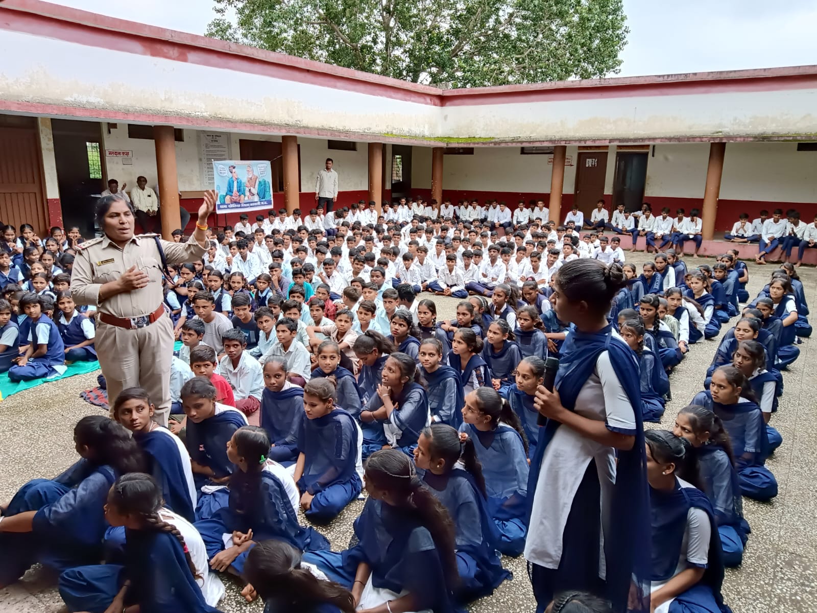 थाना खेतिया पुलिस ने शासकीय उ.मा.वि. राखीबुजूर्ग में कार्यक्रम आयोजित कर स्कूल के छात्र-छात्राओ को नए कानूनों के संबंध में दी जानकारी*                                                                                                                                                         थाना खेतिया पुलिस ने शासकीय उ.मा.वि. राखीबुजूर्ग में कार्यक्रम आयोजित कर स्कूल के छात्र-छात्राओ को नए कानूनों के संबंध में दी जानकारी                                                                                                                                               थाना खेतिया पुलिस ने शासकीय उ.मा.वि. राखीबुजूर्ग में कार्यक्रम आयोजित कर स्कूल के छात्र-छात्राओ को नए कानूनों के संबंध में दी जानकारी