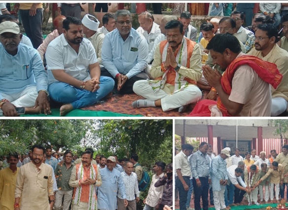 अंजड़  स्वामी अमृतानंद  शासकीय महाविद्यालय अंजड़ में आज दोपहर 12:00 बजे खरगोन बड़वानी के सांसद गजेंद्र सिंह पटेल के द्वारा स्वामी अमृतानंद स्टेचू का भूमि पूजन किया गया