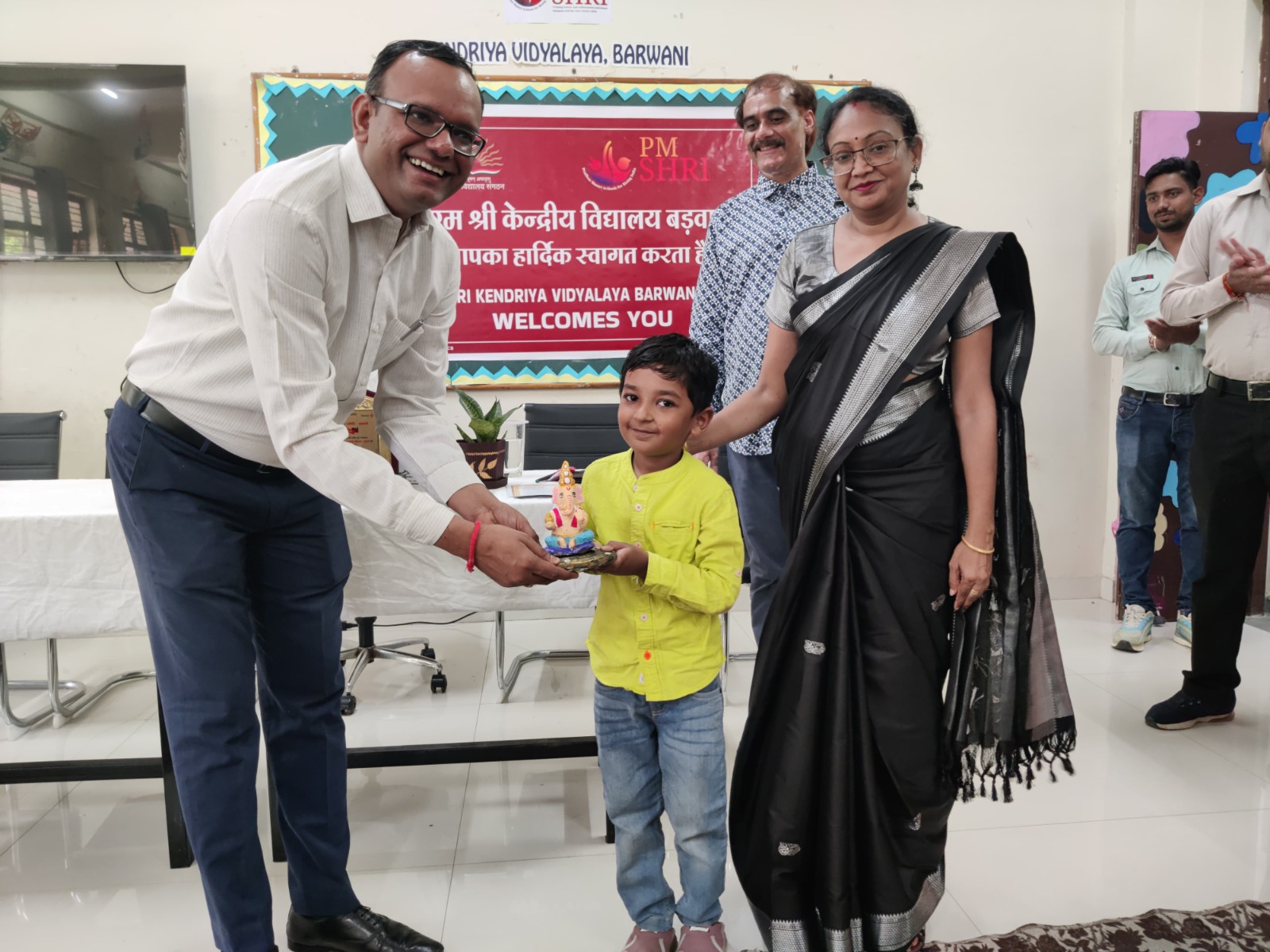 132 वर्षों पहले लोकमान्य बाल गंगाधर तिलक ने प्रारम्भ की थी सार्वजनिक गणेशोत्सव की परम्परा गणेशजी का व्यक्तित्व देता है धीरता, गंभीरता, बुद्धिमत्ता और पुरुषार्थ की सीख