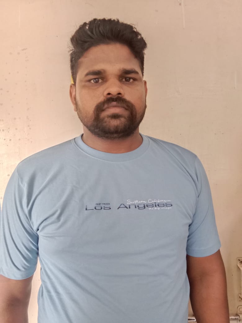 कुक्षी डेढ़ साल से फरार 5000 रुपये का ईनामी बदमाश कुक्षी पुलिस की गिरफ्त में थाना नानपुर जिला अलिराजपुर से जिलाबदर भी है आरोपी बलवंत "