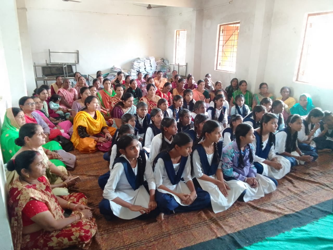 गणपुर मनावर महिला बाल विकास विभाग ने जेंडर अपराधिक हिंसा की रोकथाम हेतु हम होंगे कामयाब पखवाड़े का आयोजन किया गया।*