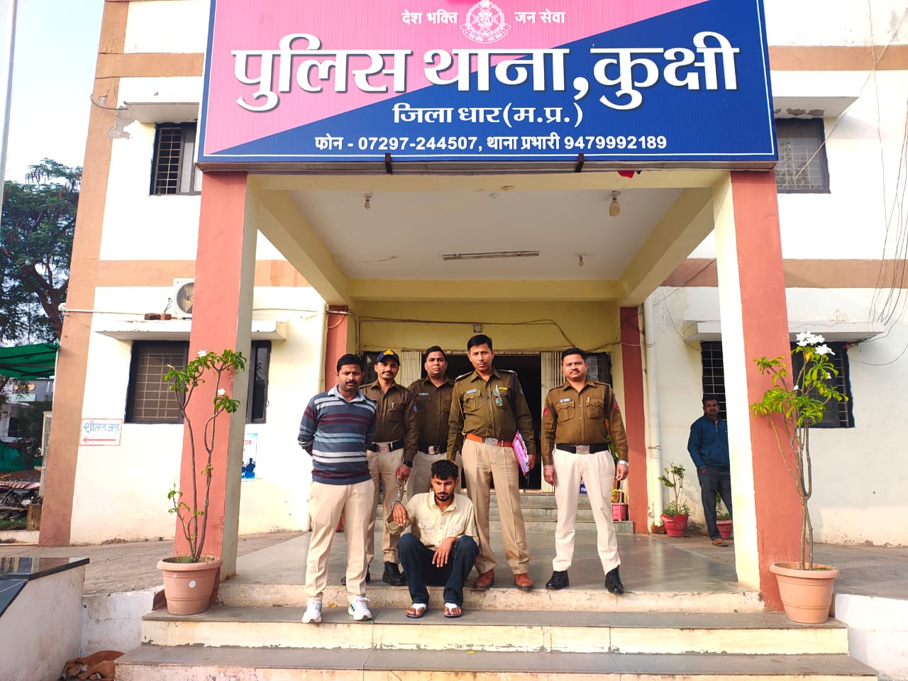 पाकिस्तान की बॉर्डर से लगे जिले फलौदी राजस्थान से ऑनलाईन सायबर फ्रॉड के अपराधी को कुक्षी पुलिस ने किया गिरफ्तार  5 लाख रुपये की ठगी का मामला