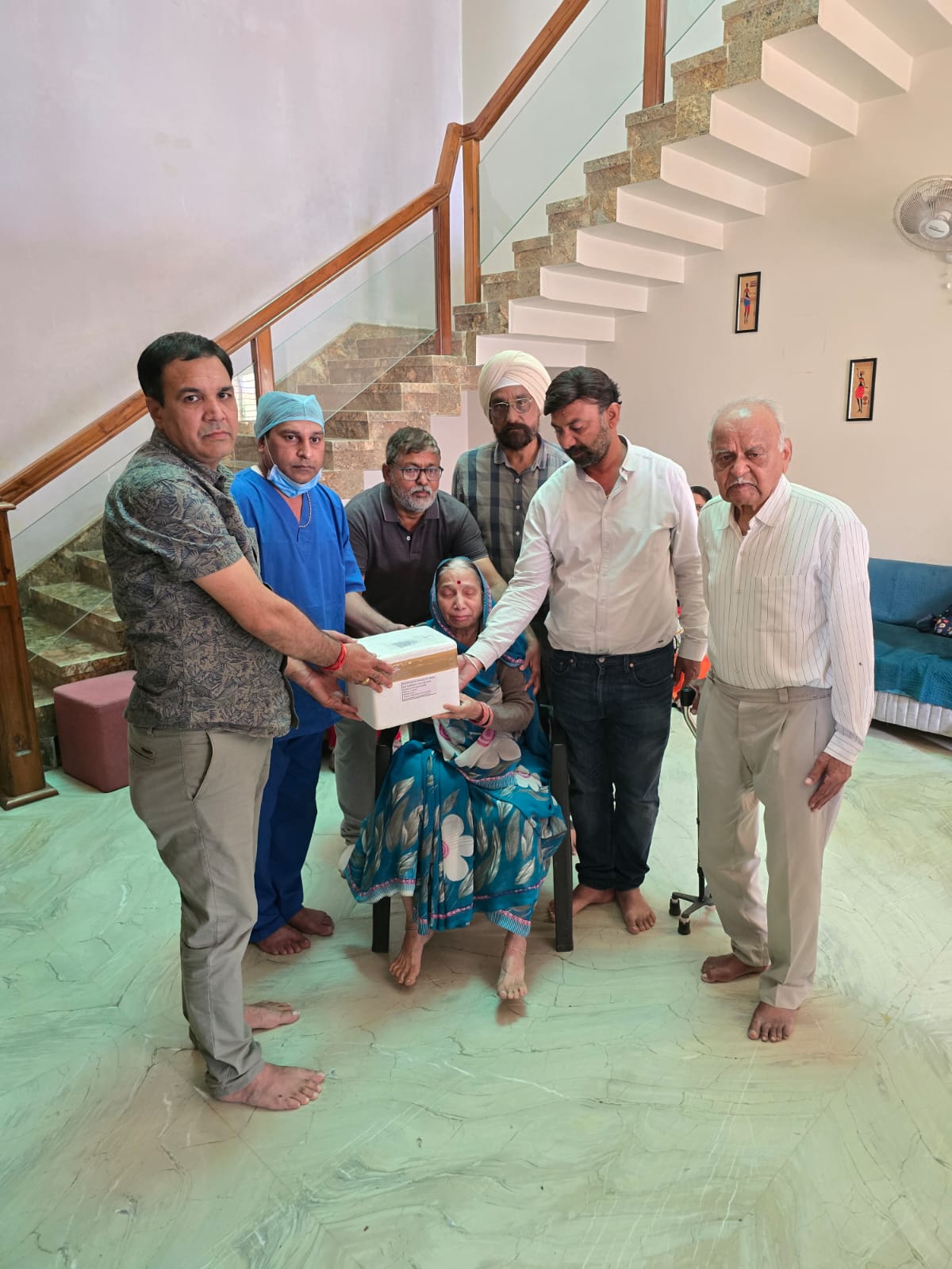 गुरव समाज बड़वानी के वरिष्ठ समाज सेवी  गणपत राव जी वाघे की मृत्यु के बाद परिजनों ने किया नेत्र दान