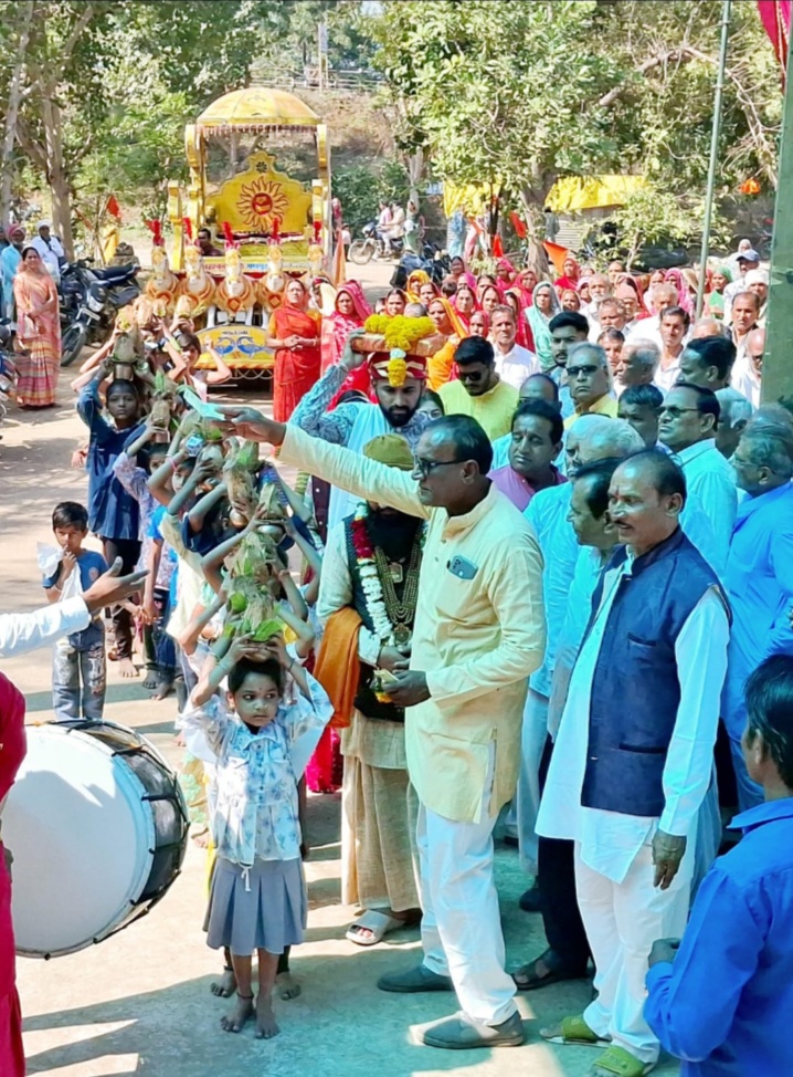 "मां नर्मदा जन्मोत्सव पर संगीतमय शिव महा पुराण कथा ग्राम मलवाड़ा में"आज कलशयात्रा के साथ प्रारंभ श्यामदास महाराज श्री  परेश्वर सेवाधाम आश्रम धामनोद के मुखारबिंद से कथा प्रारंभ