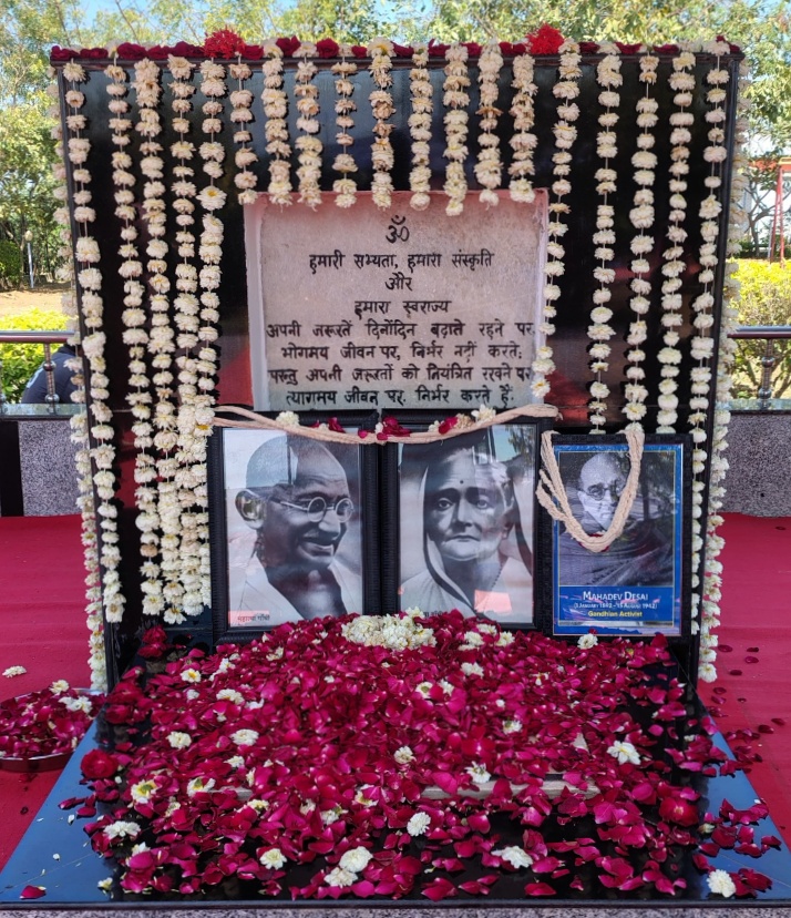 बड़वानी श्राद्ध दिवस पर गांधी जी को कुकरा बसाहट में स्थित, गांधी स्मारक पर श्रद्धांजलि सभा का आयोजन किया गया,  अर्पित की श्रद्धांजलि