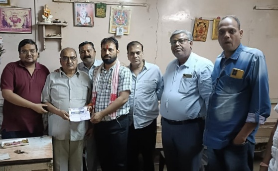 अंजड़ भाजपा जिला अध्यक्ष अजय यादव के नेतृत्व में अंजड नगर से कार्यकर्ताओ के घर-घर जाकर समर्पण राशि एकत्रित की गई