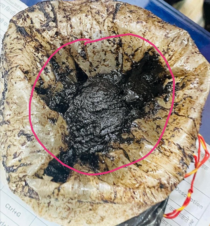 प्रताप गढ़ छोटी सादड़ी रोड़ पर राजस्थान लोक परिवहन सेवा बस से 1-010 किलाग्राम अवैध अफीम बरामद एक व्यक्ति गिरफ्तार