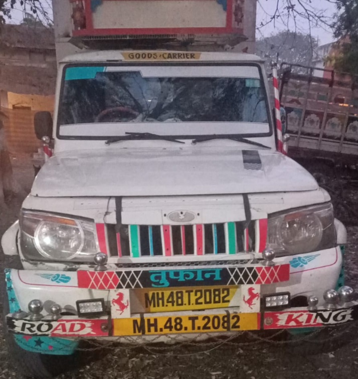 नालछा पुलिस की  अवैध गोवंश परिवहन  पर कड़ी कार्यवाही करते हुए महाराष्ट्र के दो आरोपियों को  मय पिकप वाहन के साथ पकड़ा  आरोपियों के पास से पांच गाय को मुक्त करवा कर गौशाला भेजा