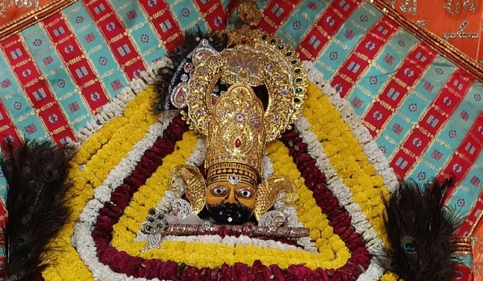 अंजड आपरा एकदशी पर श्याम मन्दिर में हजारों श्रद्धालुओं की उमड़ी भीड़ श्याम बाबा का किया आकर्षक श्रंगार, सजाया दरबार, बांटी प्रसादी