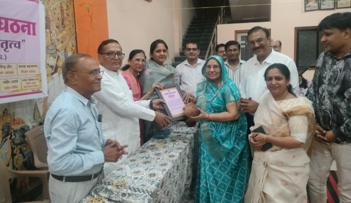 अंजड़ मातृत्व मां की ममता --मां का मन  समझना -यही है जीवन का असली ज्ञान