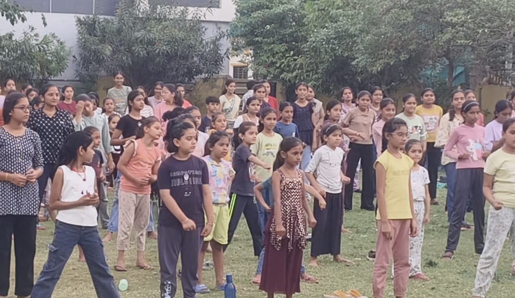 मनावर बालिकाओं का 15 दिवसीय कराटे प्रशिक्षण शिविर प्रारंभ