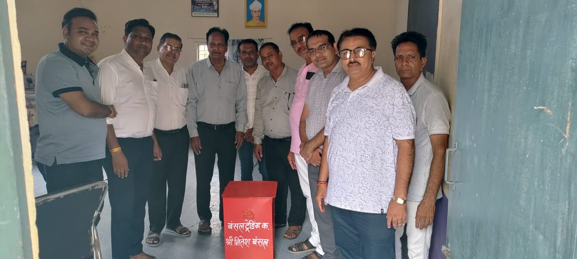 अंजड़ नगर में मानव सेवा समिति के सदस्यो के द्वारा पूर्व से भी रोटी केंद्र चलाए जा रहा साथ ही गो गार्स के लिए पात्र स्कूलों को दिए गए  बच्चो को मिलेंगे सनातन संस्कार