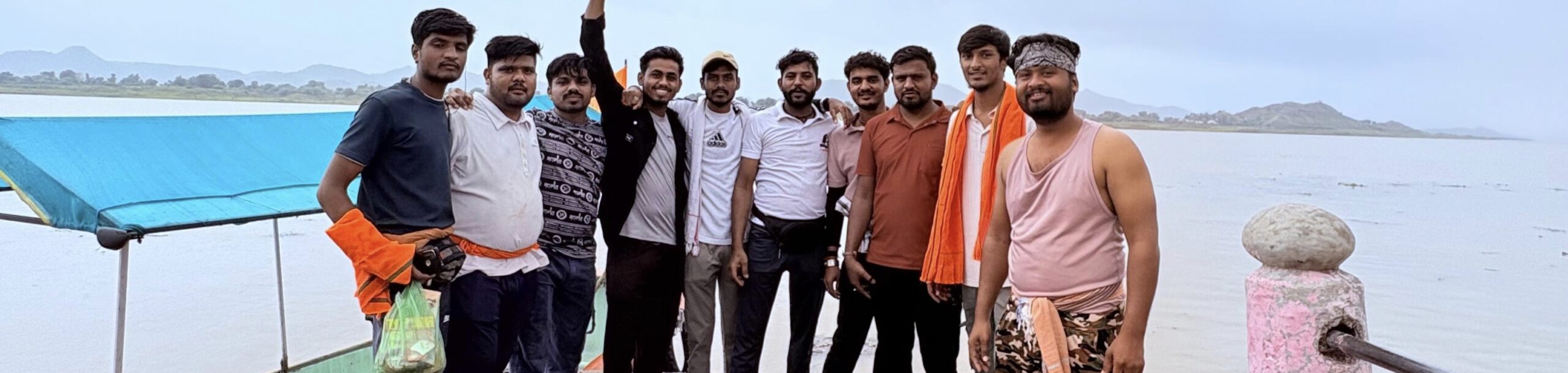 कुक्षी के 11 युवाओं के द्वारा निकाली कुक्षी तहसील में पहली डाक कावड़ यात्रा