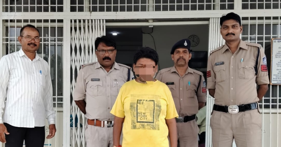 ऑपरेशन हवालात के तहत 2  केसे में फरार  एक स्थाई वारंटी अंजड़ पुलिस की गिरफ्त में न्यायलय के आदेश से भेजा जेल