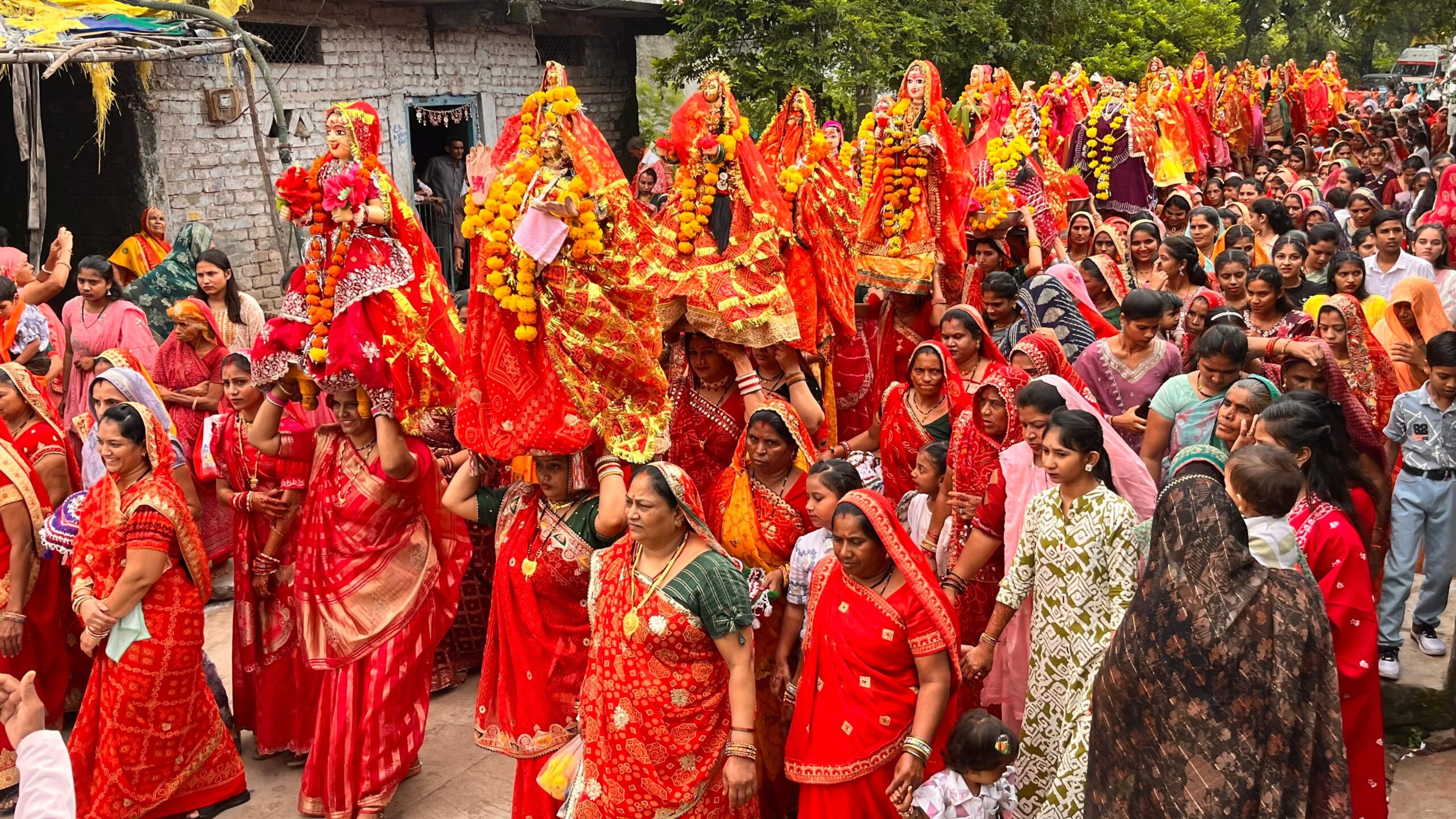 नालछा में तीज व्रत महापर्व एवं लवकुश जयंती बनी सामाजिक समरसता का पर्व  नगर में निकला ऐतिहासिक चल समारोह जगह-जगह हुआ अभूतपूर्व स्वागत