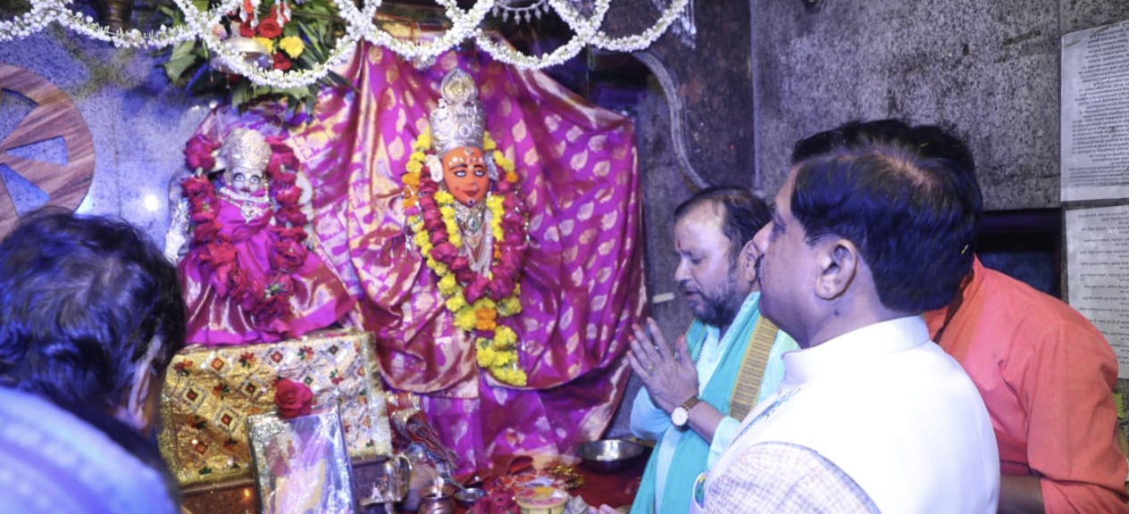 धार मुख्यमंत्री मोहन यादव ने अमझेरा के अमका-झमका मंदिर में की पूजा-अर्चना
