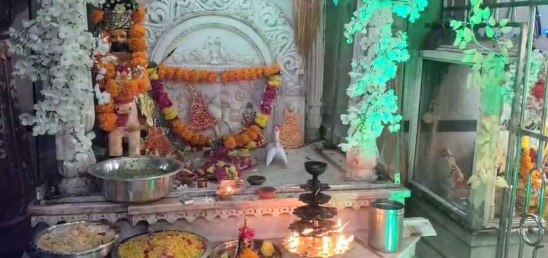 कुक्षी नगर कुक्षी में प्राचीनतम श्री बाबा रामदेव जी मंदिर में हुआ विशाल भंडारे का आयोजन 