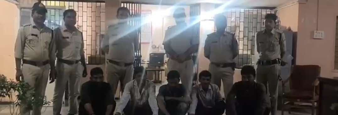 धामनोद पुलिस की बड़ी कारवाई 05 जुआरियो को किया गिरफ्तार