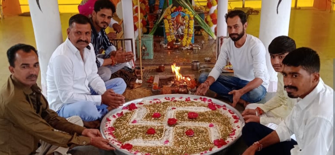 नालछा में आस्था के साथ मनाई गई तेजादशमी मन्नतधारियों ने चढ़ाए निशान,श्रद्धालुओं ने दर्शन कर चूरमा भोग की प्रसादी ग्रहण की