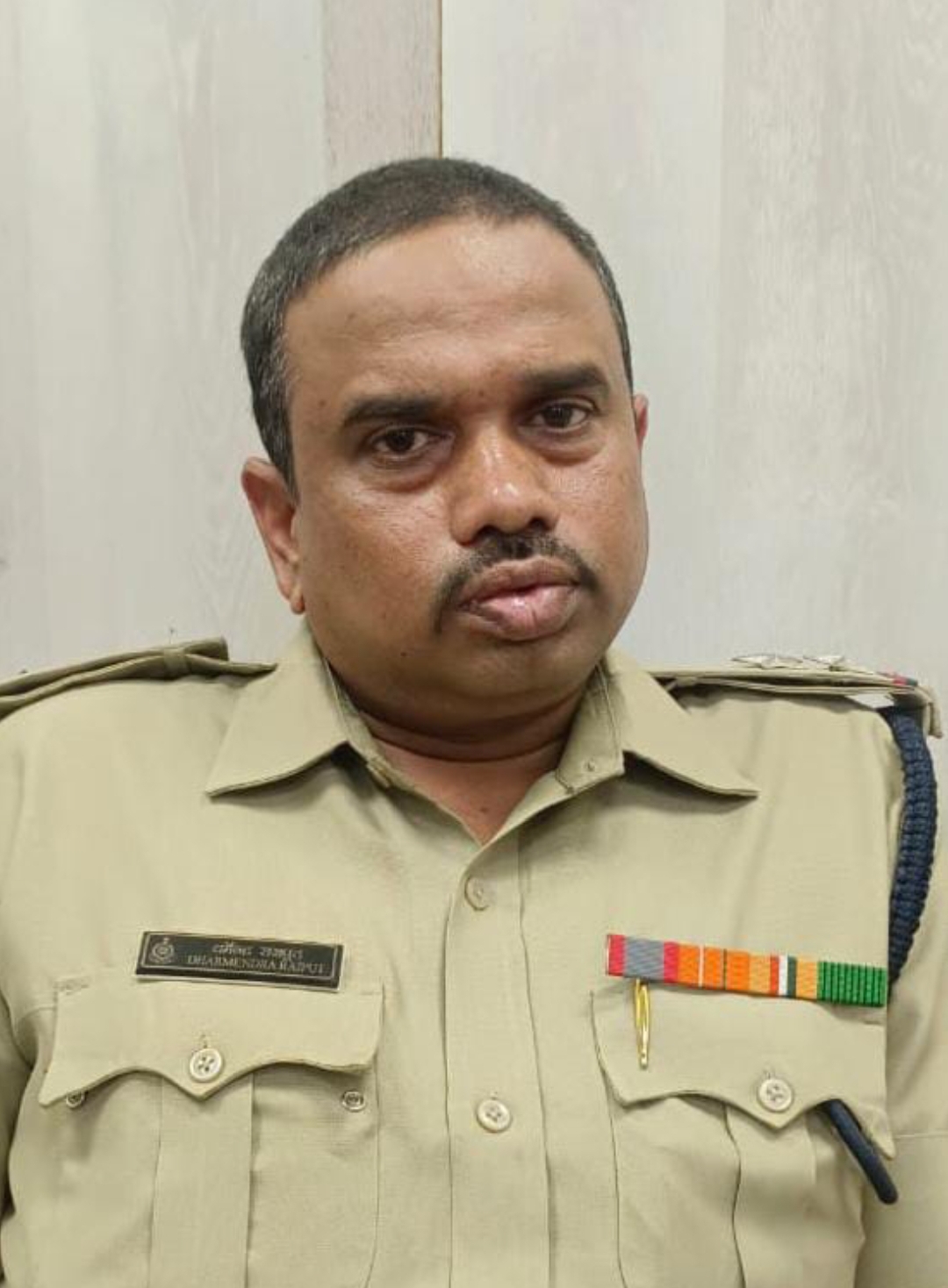 इंदौर धर्मेंद्र राजपूत पिता ज्ञानसीह राजपूत सहायक उप निरीक्षक पुलिस थाना आजाद नगर इंदौर को लोकायुक्त ने रुपए 100000 की रिश्वत राशि लेते हुए रंगे हाथों किया गिरफ्तार