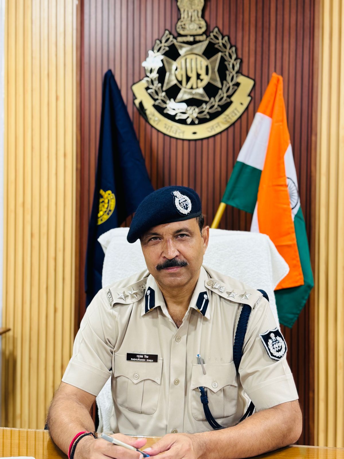 अलीराजपुर के नए पुलिस कप्तान श्री रघुवंश कुमार सिंह ने अपना पद भार ग्रहण किया ,