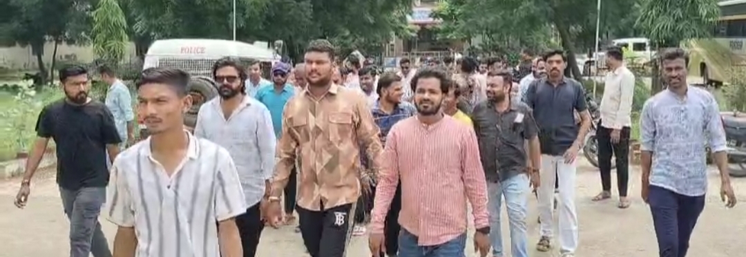 सुसारी सर्व हिंदू समाज ग्राम सुसारी के द्वारा पुलिस थाना कुक्षी में ज्ञापन सौपा।