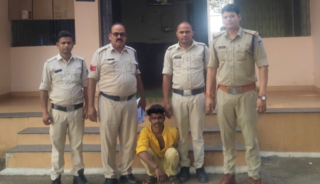 बाकानेर सगे भाई ने भाई की की हत्या पुलिस ने 24 घंटे के अंदर आरोपी को गिरफ्तार कर भेजा जेल आपसी घर खर्च को लेकर घरेलू वाद विवाद में की गई निर्मम हत्या